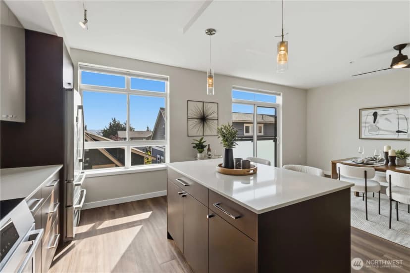 Property photo for 6800 Greenwood Avenue N #303, Seattle photo 10