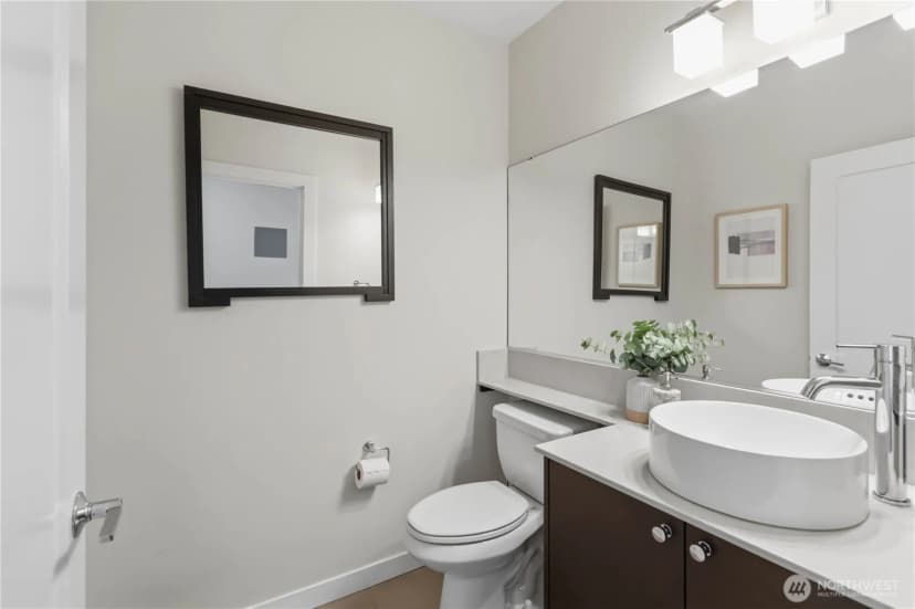 Property photo for 6800 Greenwood Avenue N #303, Seattle photo 11