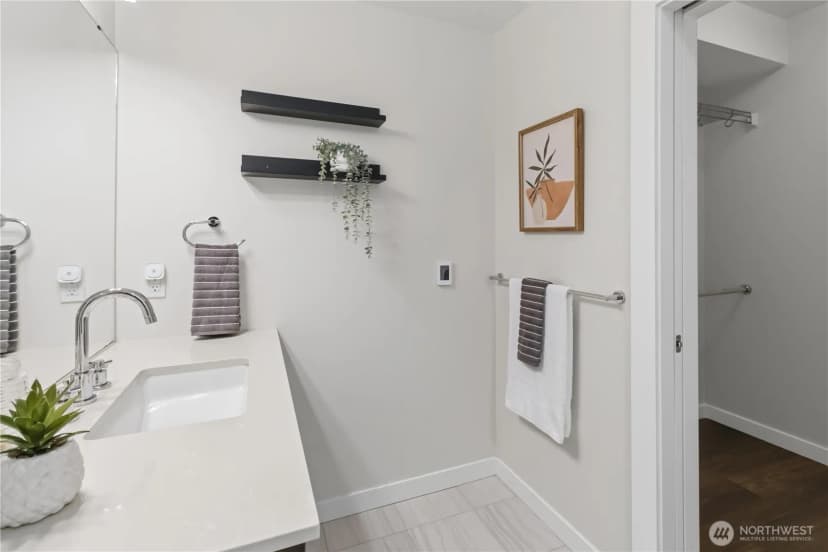 Property photo for 6800 Greenwood Avenue N #303, Seattle photo 16