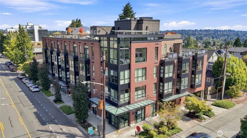 Property photo for 6800 Greenwood Avenue N #303, Seattle photo 22