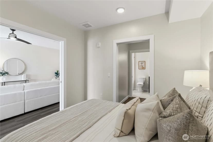 Property photo for 6800 Greenwood Avenue N #303, Seattle photo 13