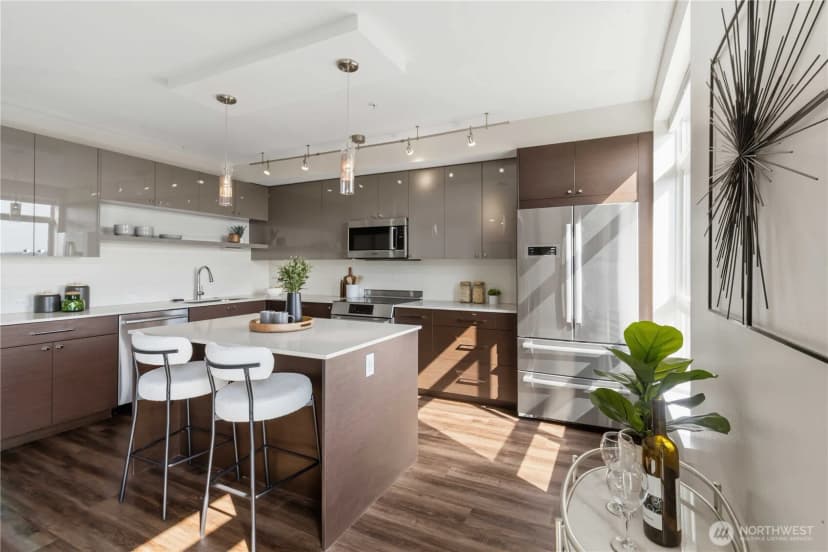 Property photo for 6800 Greenwood Avenue N #303, Seattle photo 8