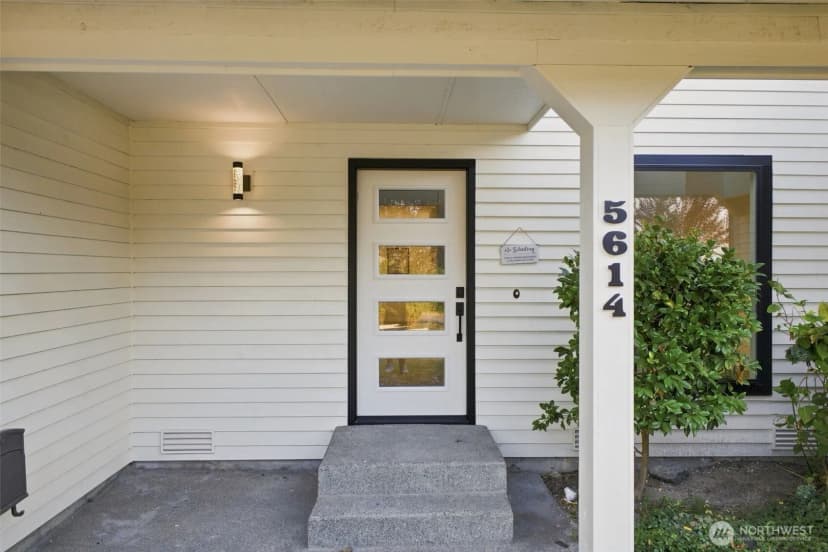 Property photo for 5614 Norpoint Ne, Tacoma photo 2