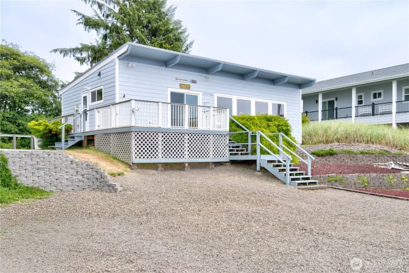 Property photo for 35200 J Place, Ocean Park photo 2