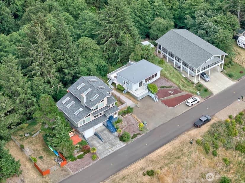 Property photo for 35200 J Place, Ocean Park photo 27