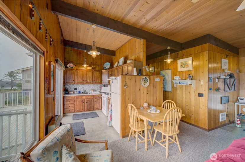 Property photo for 35200 J Place, Ocean Park photo 8