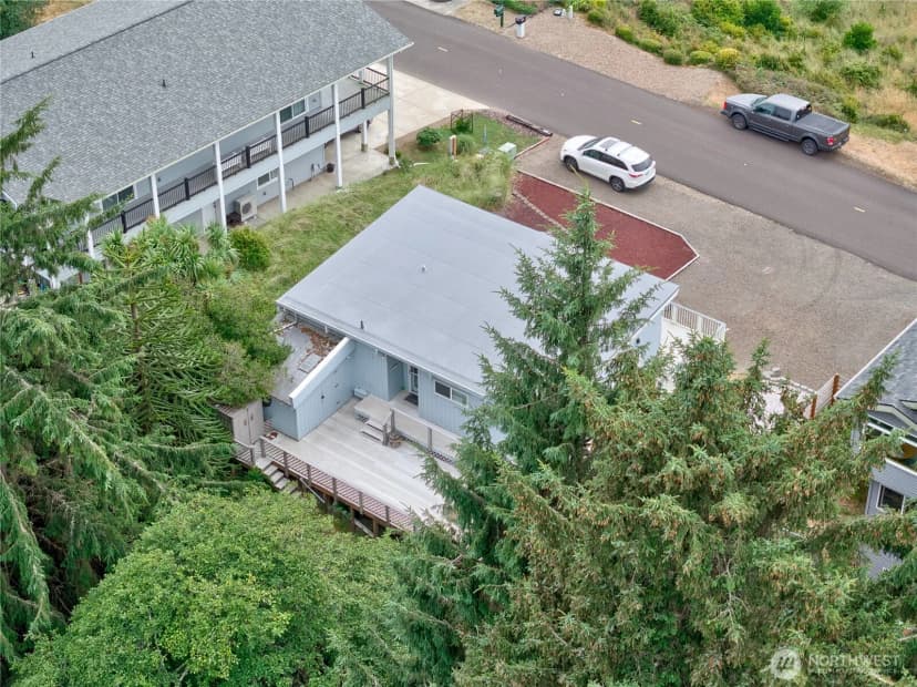 Property photo for 35200 J Place, Ocean Park photo 23