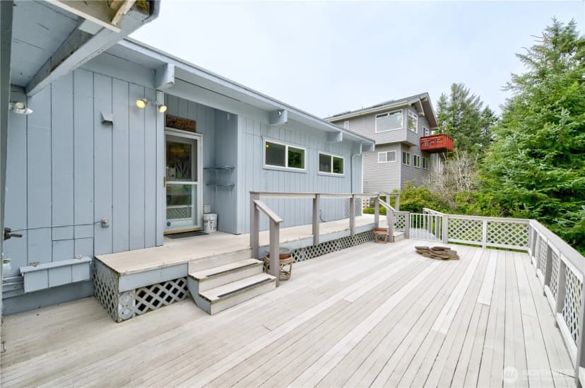 Property photo for 35200 J Place, Ocean Park photo 21