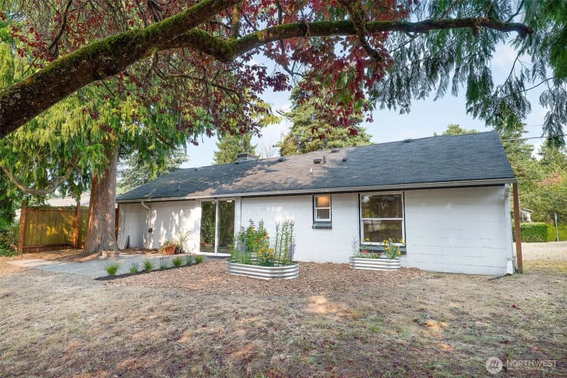 Property photo for 17211 5th Avenue Ne, Shoreline photo 17