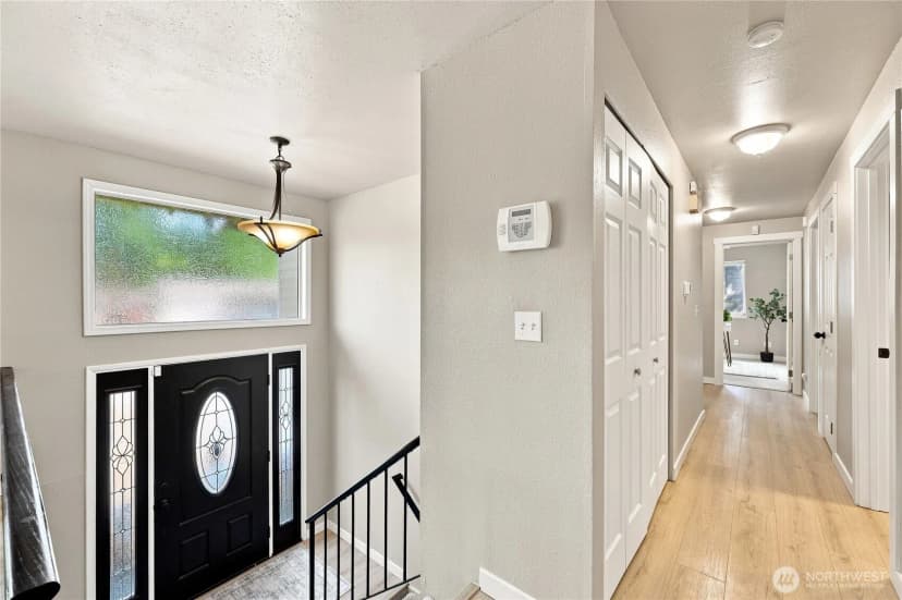 Property photo for 2321 Ne Eton Lane, Bremerton photo 16
