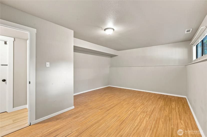 Property photo for 2321 Ne Eton Lane, Bremerton photo 34