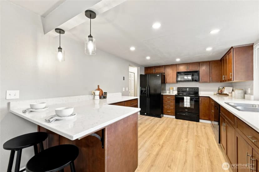 Property photo for 2321 Ne Eton Lane, Bremerton photo 12