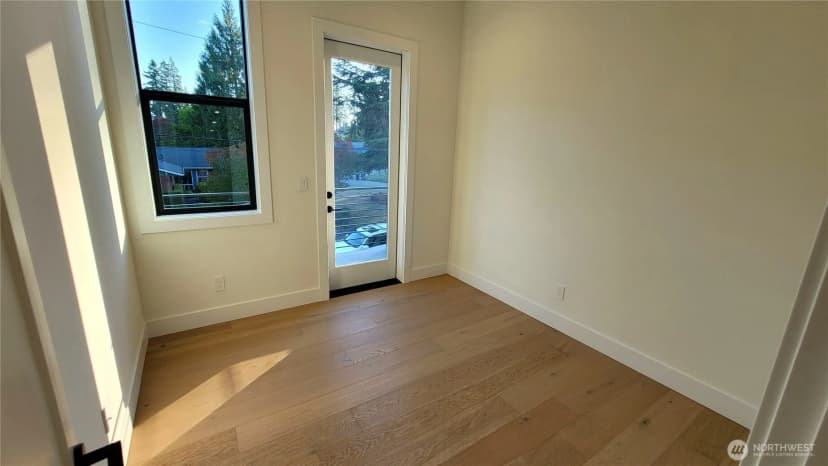 Property photo for 16906 Ne 14th Street, Bellevue photo 29