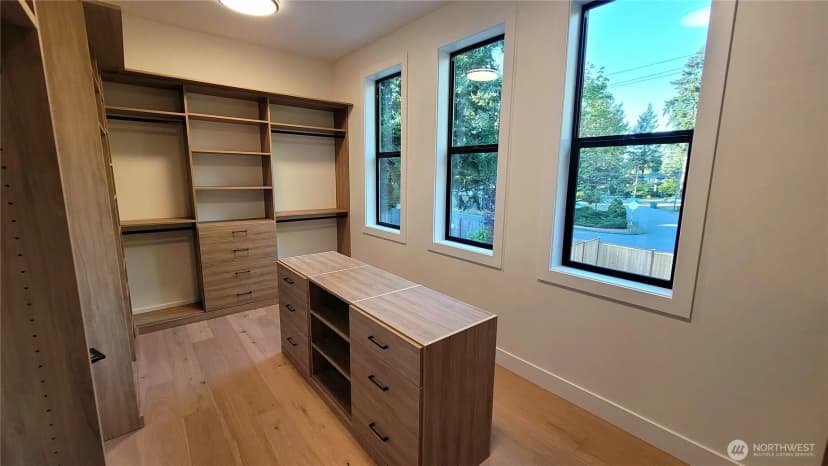 Property photo for 16906 Ne 14th Street, Bellevue photo 26