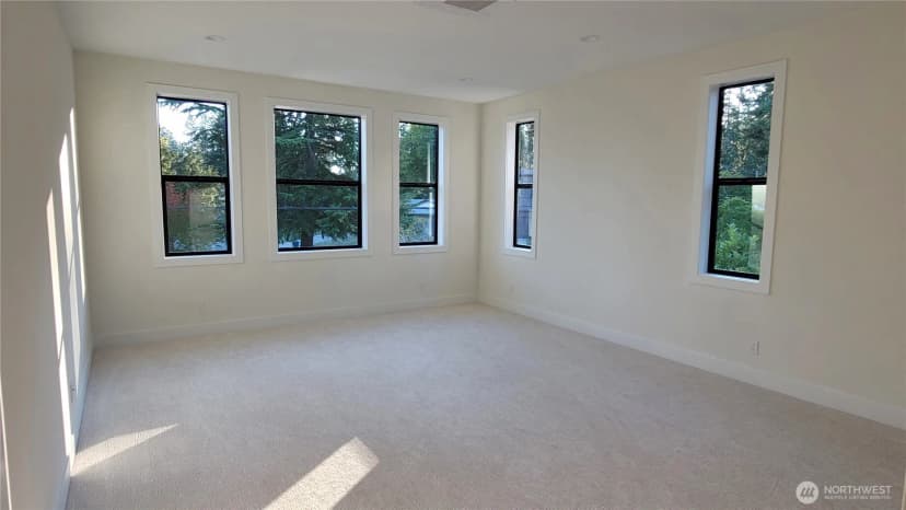 Property photo for 16906 Ne 14th Street, Bellevue photo 22