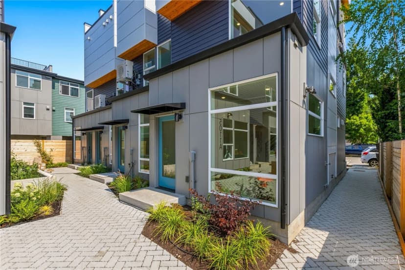 Property photo for 5009 Fauntleroy Avenue Sw #c, Seattle photo 23