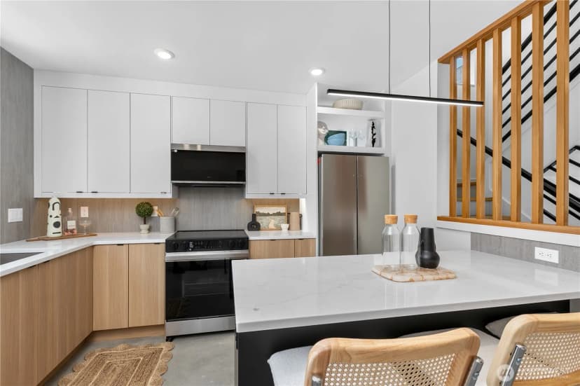 Property photo for 5009 Fauntleroy Avenue Sw #c, Seattle photo 6