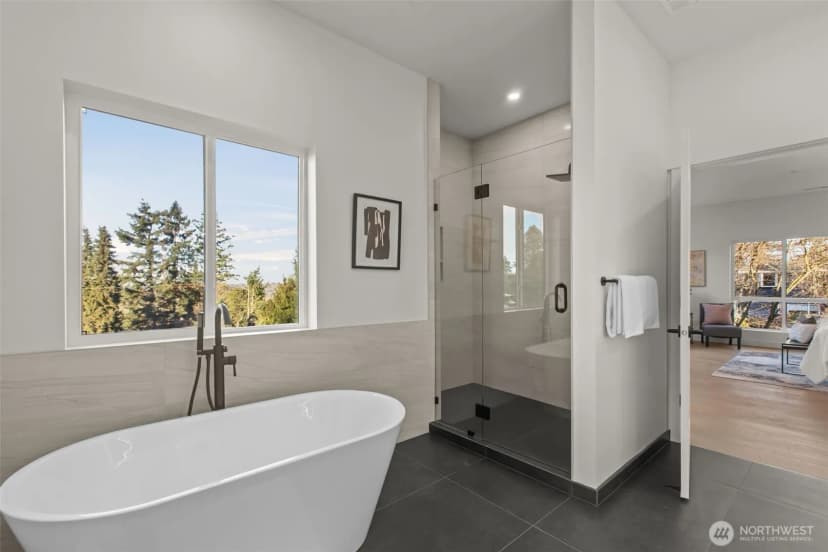 Property photo for 15815 47th Avenue S, Tukwila photo 16