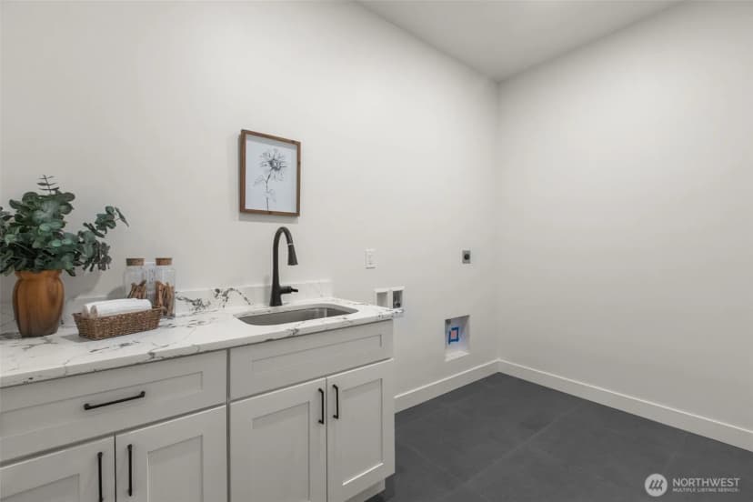Property photo for 15815 47th Avenue S, Tukwila photo 21