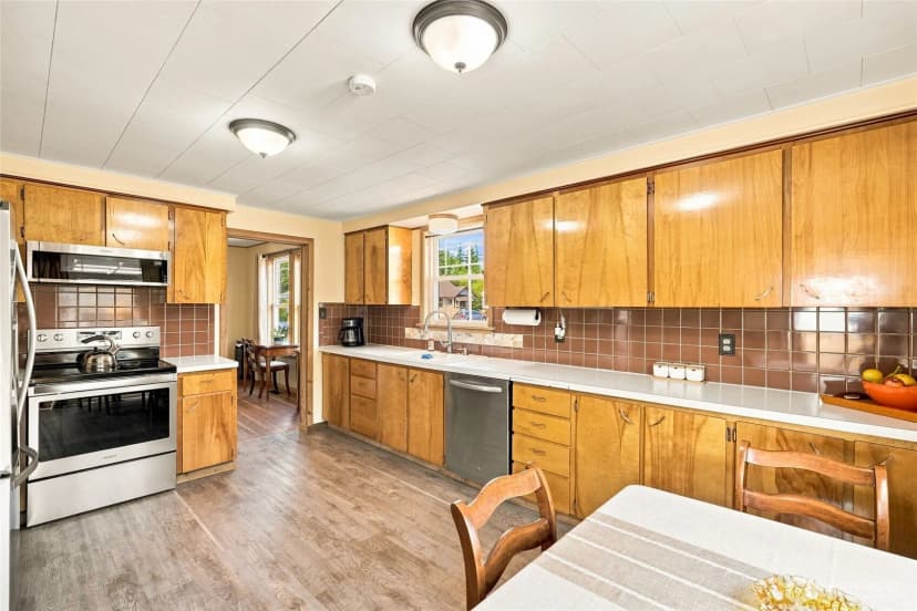 Property photo for 218 Evergreen Street, Mount Vernon photo 12