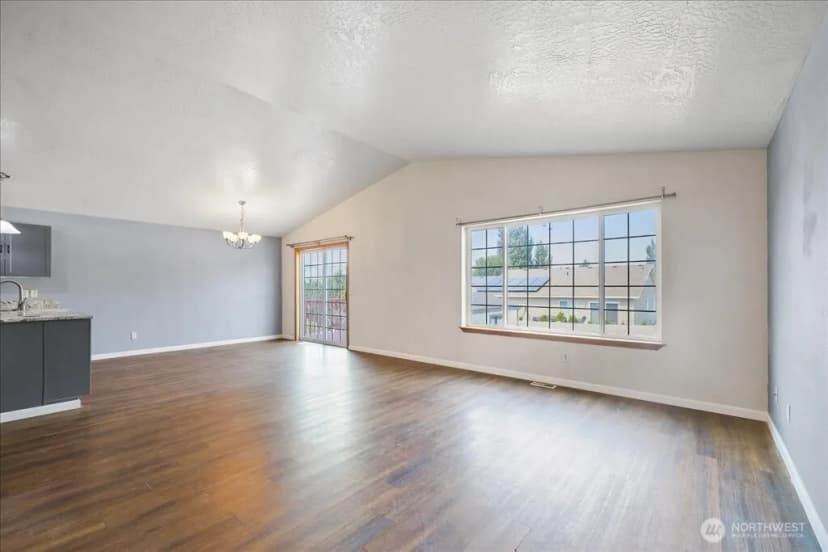 Property photo for 735 E Tara Lee Avenue, Medical Lake photo 9