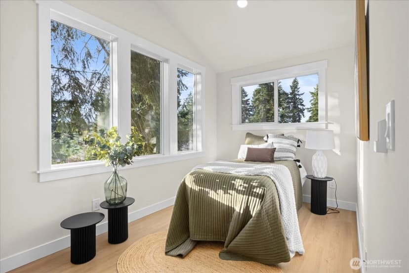 Property photo for 14308 Roslyn Place N, Seattle photo 15