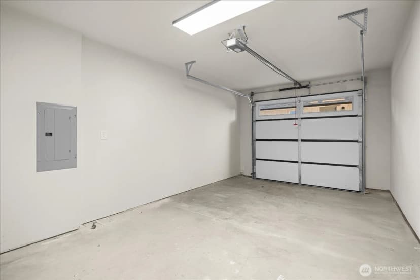 Property photo for 14308 Roslyn Place N, Seattle photo 26