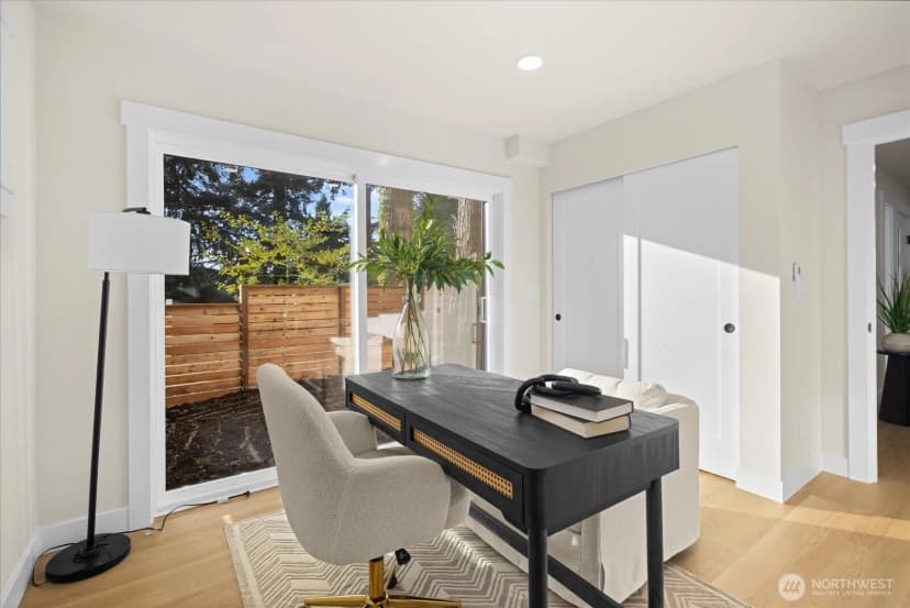 Property photo for 14308 Roslyn Place N, Seattle photo 21