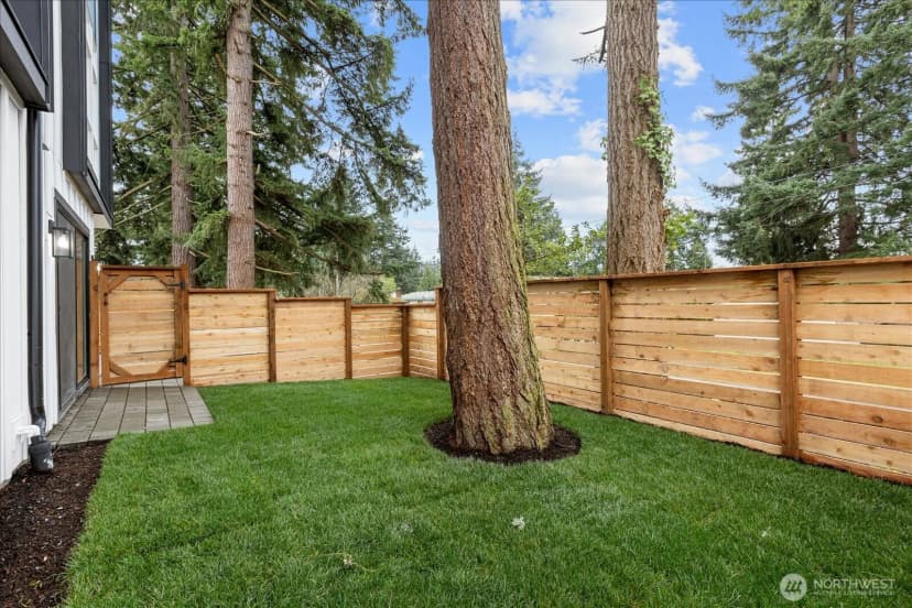 Property photo for 14308 Roslyn Place N, Seattle photo 25