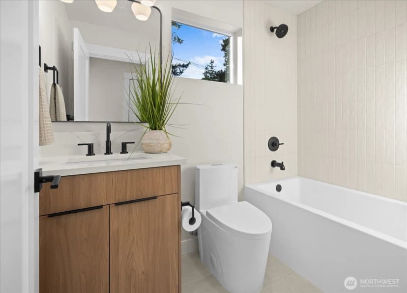 Property photo for 14308 Roslyn Place N, Seattle photo 22