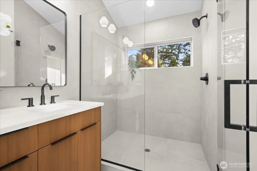 Property photo for 14308 Roslyn Place N, Seattle photo 13