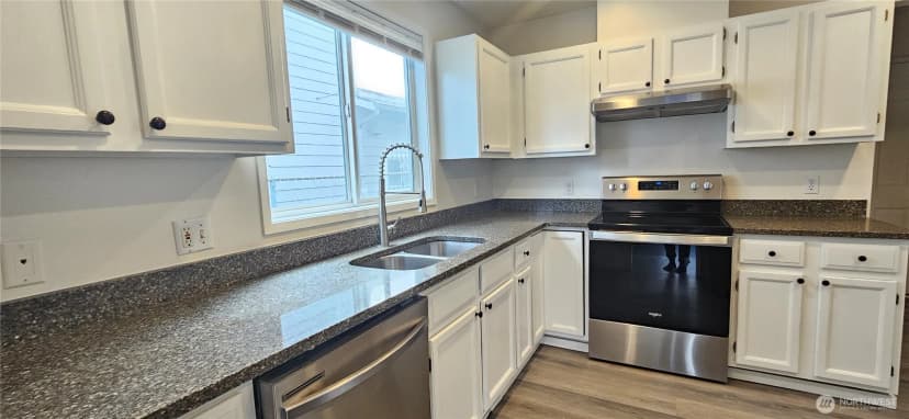 Property photo for 209 Factory Avenue N, Renton photo 7