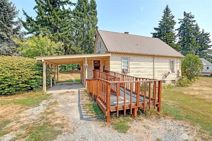 Property photo for 7212 Pioneer Hwy, Stanwood photo 6