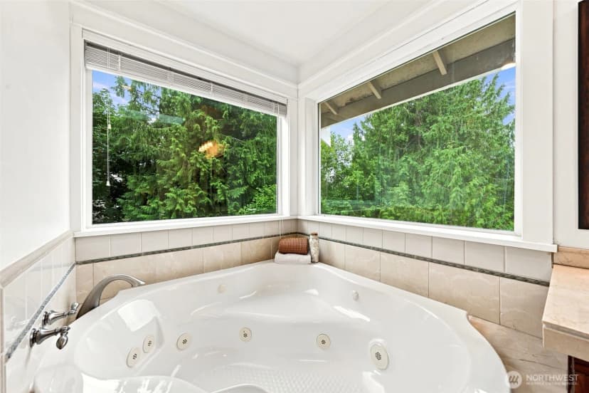 Property photo for 451 211th Avenue Ne, Sammamish photo 18