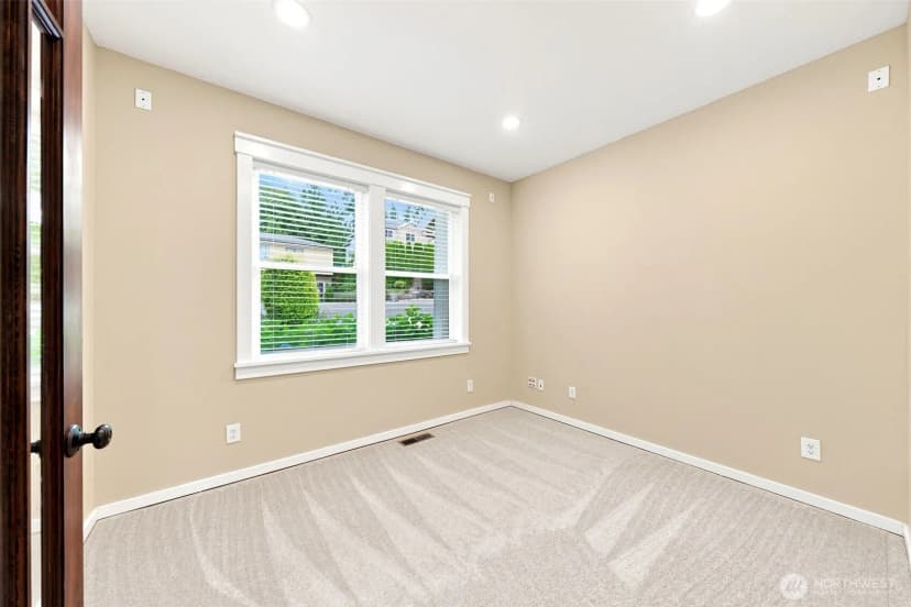 Property photo for 451 211th Avenue Ne, Sammamish photo 13