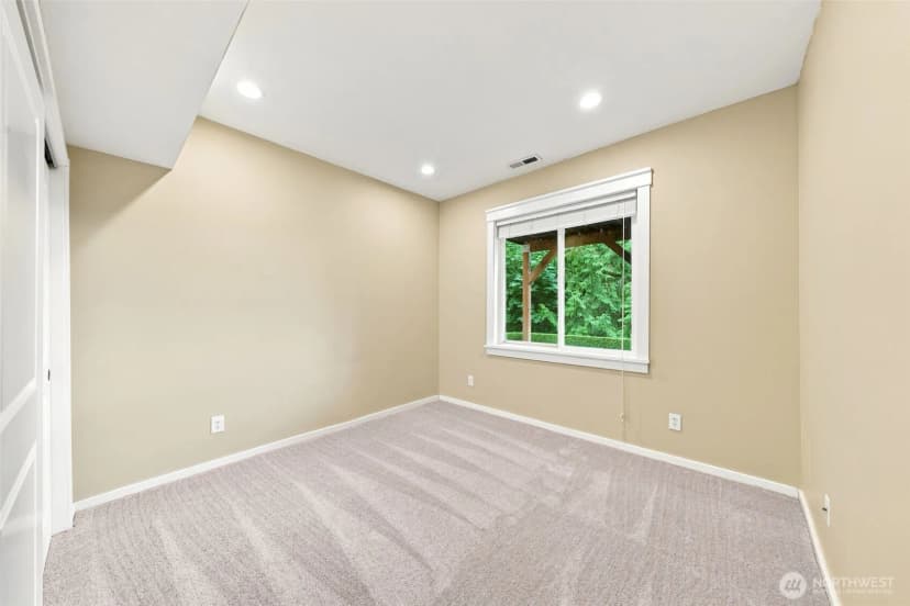 Property photo for 451 211th Avenue Ne, Sammamish photo 32