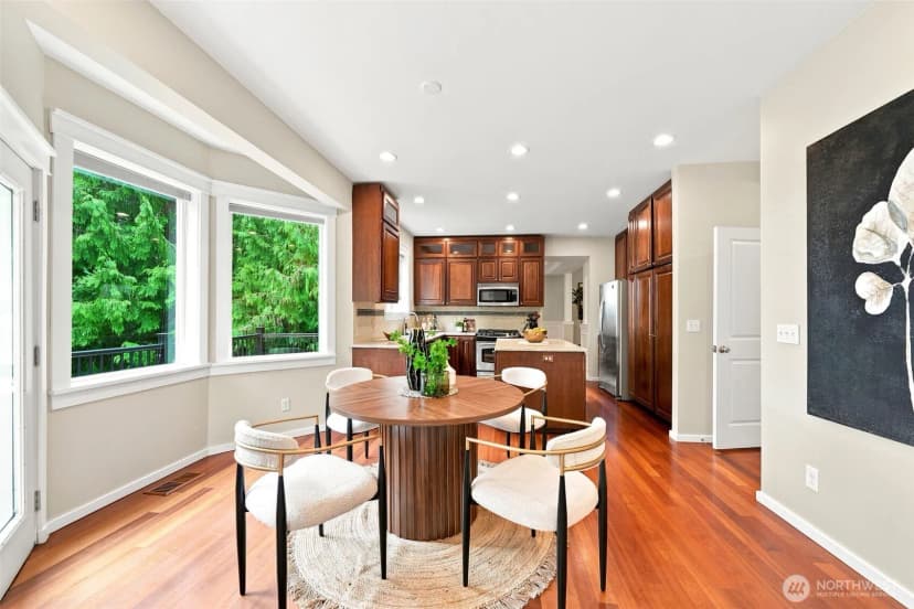 Property photo for 451 211th Avenue Ne, Sammamish photo 9