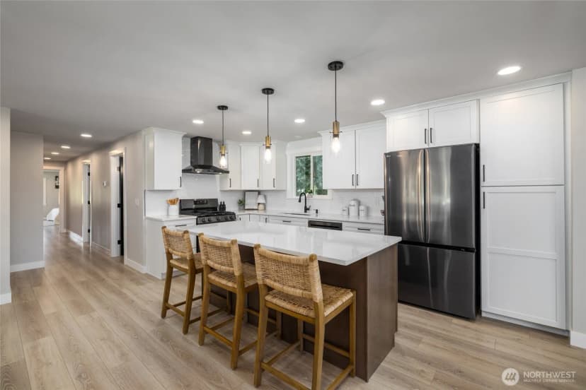 Property photo for 323 W King Tut Road, Bellingham photo 6