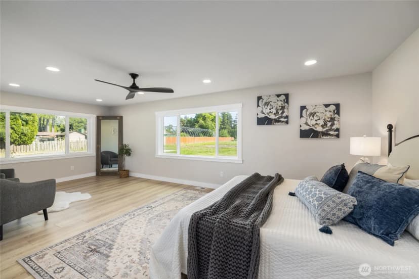 Property photo for 323 W King Tut Road, Bellingham photo 15