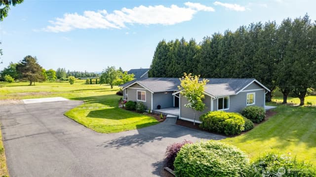 Property photo for 323 W King Tut Road, Bellingham