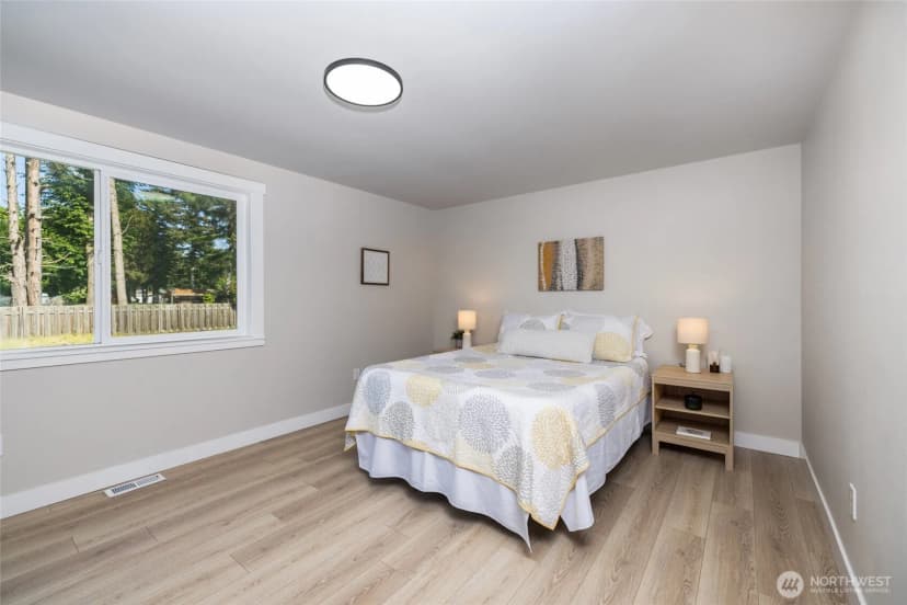 Property photo for 323 W King Tut Road, Bellingham photo 21