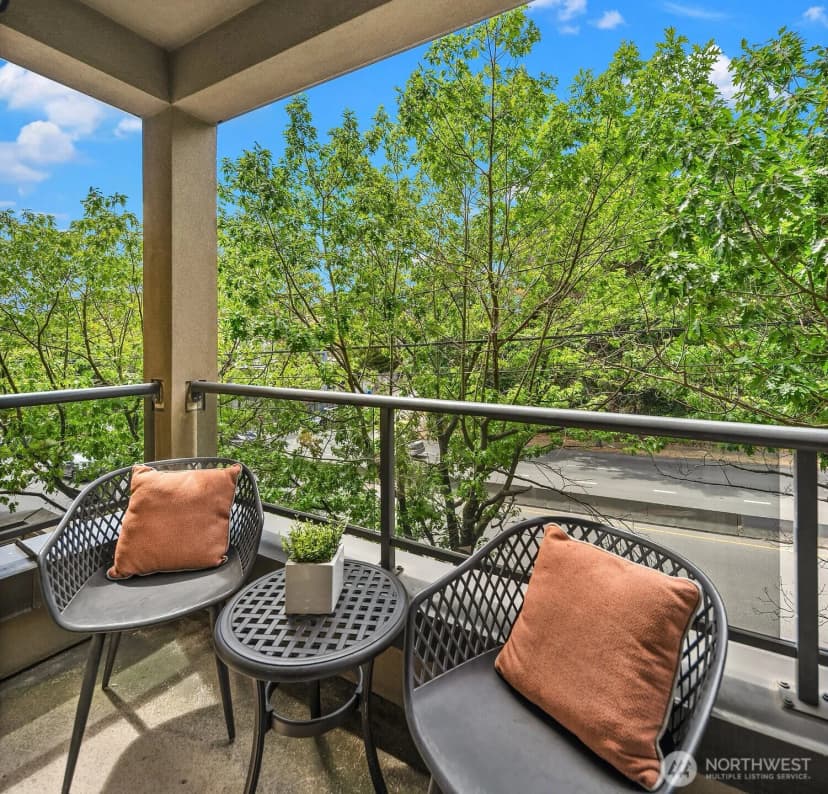Property photo for 1000 Aurora Avenue N #311, Seattle photo 17