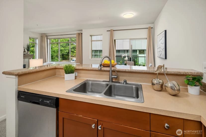 Property photo for 1000 Aurora Avenue N #311, Seattle photo 12