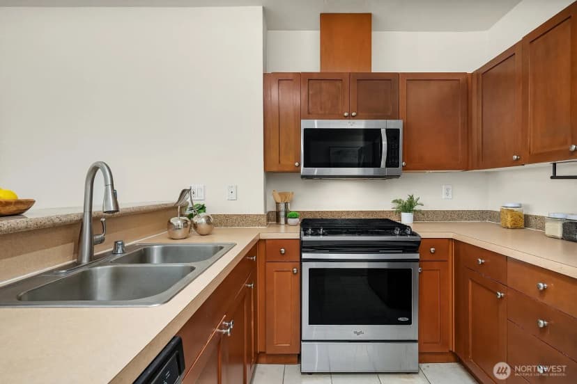 Property photo for 1000 Aurora Avenue N #311, Seattle photo 10