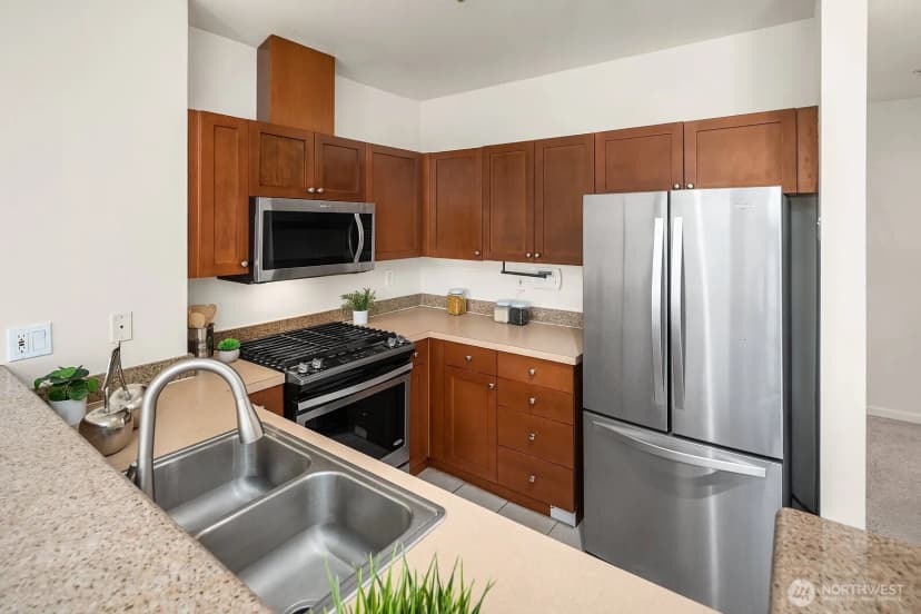 Property photo for 1000 Aurora Avenue N #311, Seattle photo 9