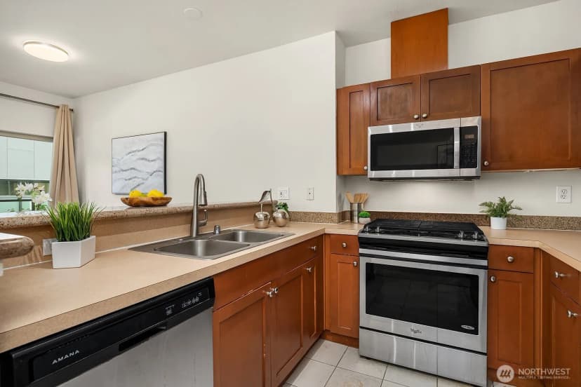Property photo for 1000 Aurora Avenue N #311, Seattle photo 11