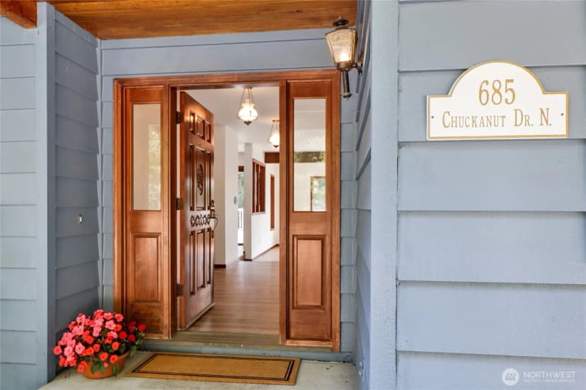 Property photo for 685 N Chuckanut Drive, Bellingham photo 8