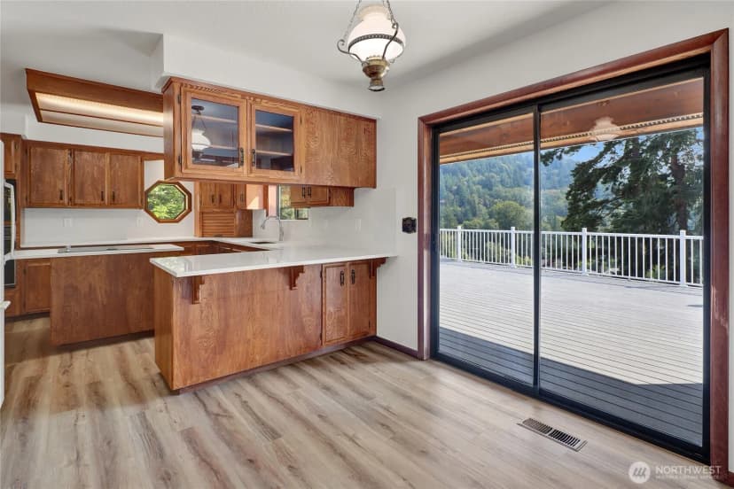 Property photo for 685 N Chuckanut Drive, Bellingham photo 18