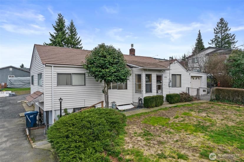 Property photo for 2416 Ne 16th Street, Renton photo 6