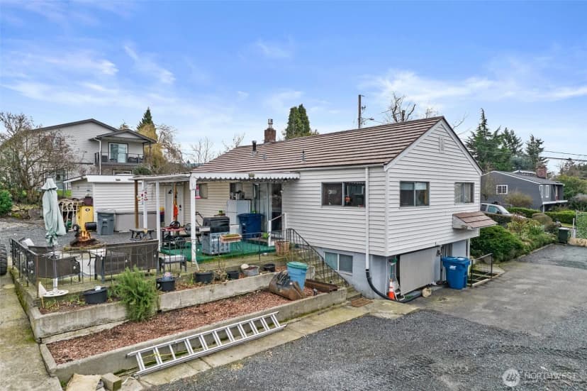 Property photo for 2416 Ne 16th Street, Renton photo 36